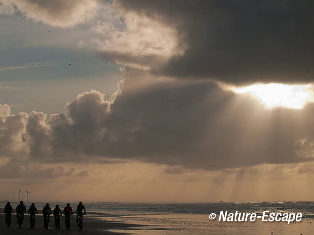 Dreigende wolken, strand Heemskerk 1 301211