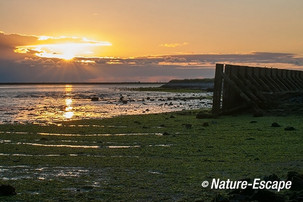 Zon achter wolken, het Wad bij Den Oever, Waddenzee 3 140813